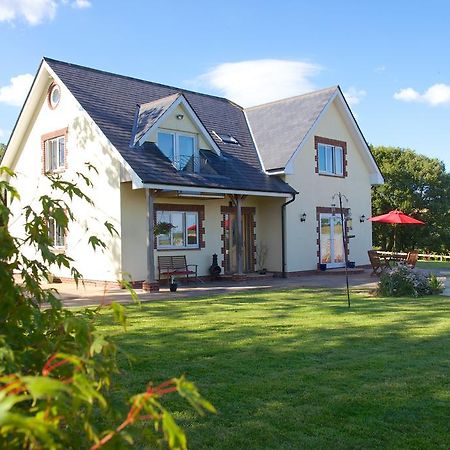 Henbere Farm B&B Tiverton  Exterior photo