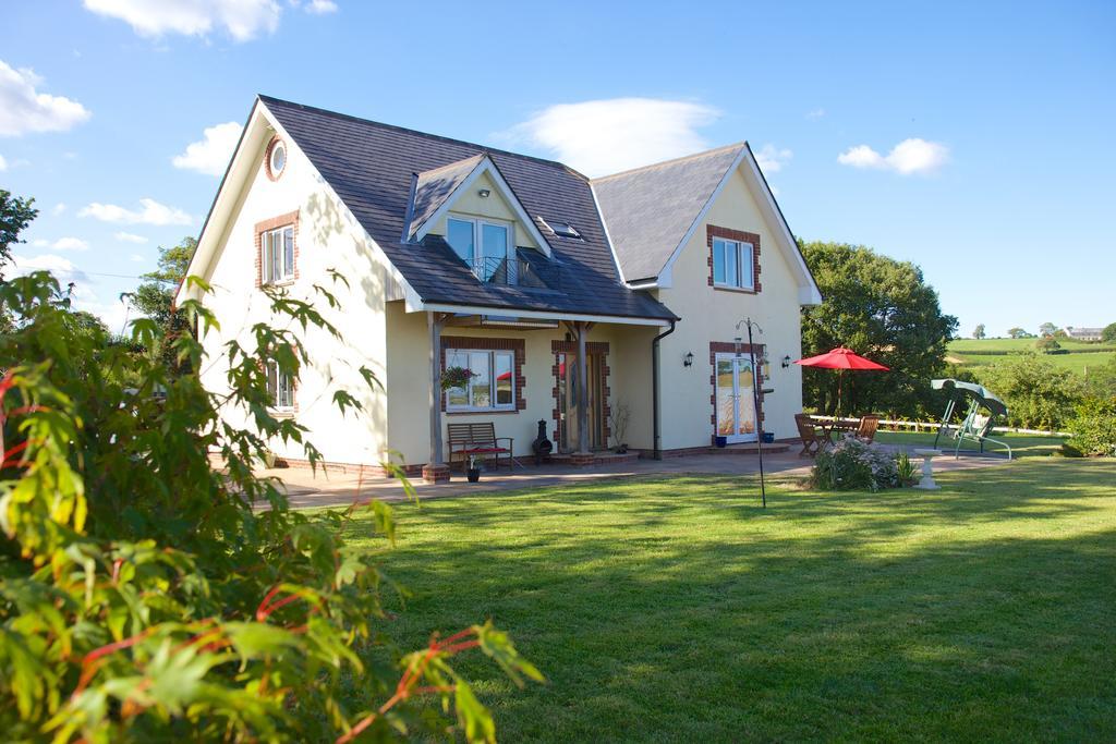 Henbere Farm B&B Tiverton  Exterior photo