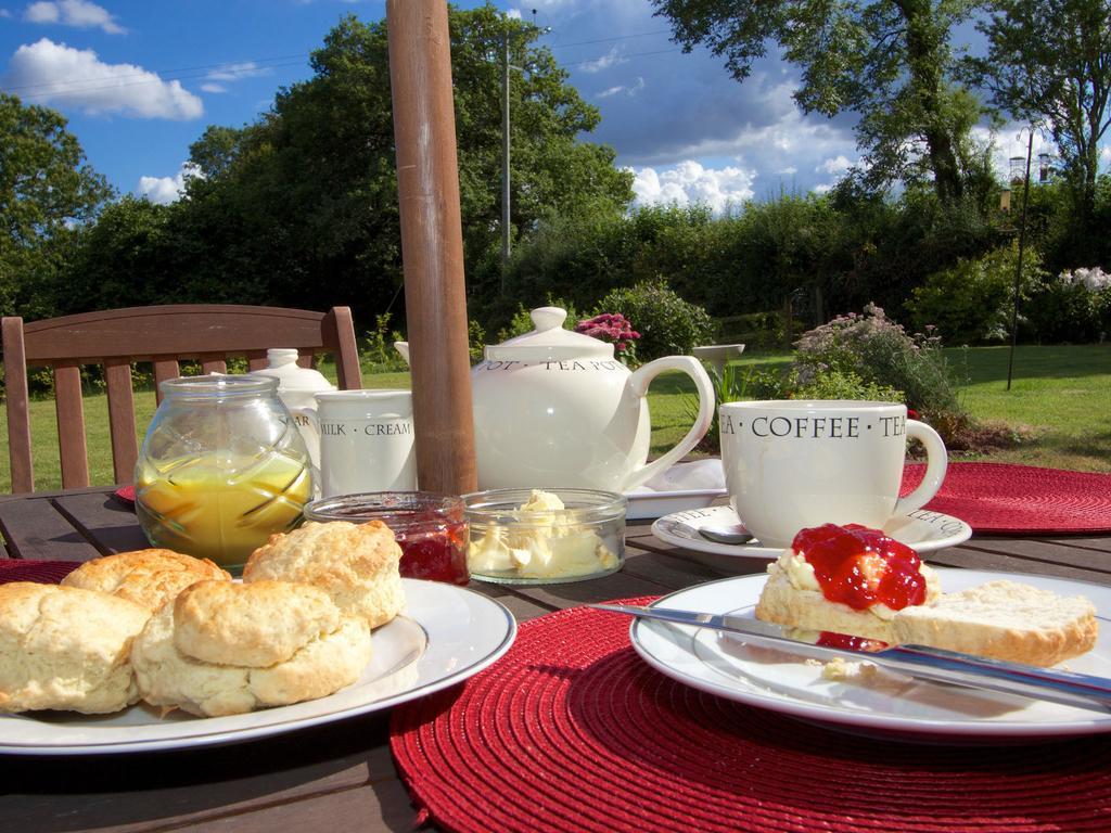 Henbere Farm B&B Tiverton  Exterior photo