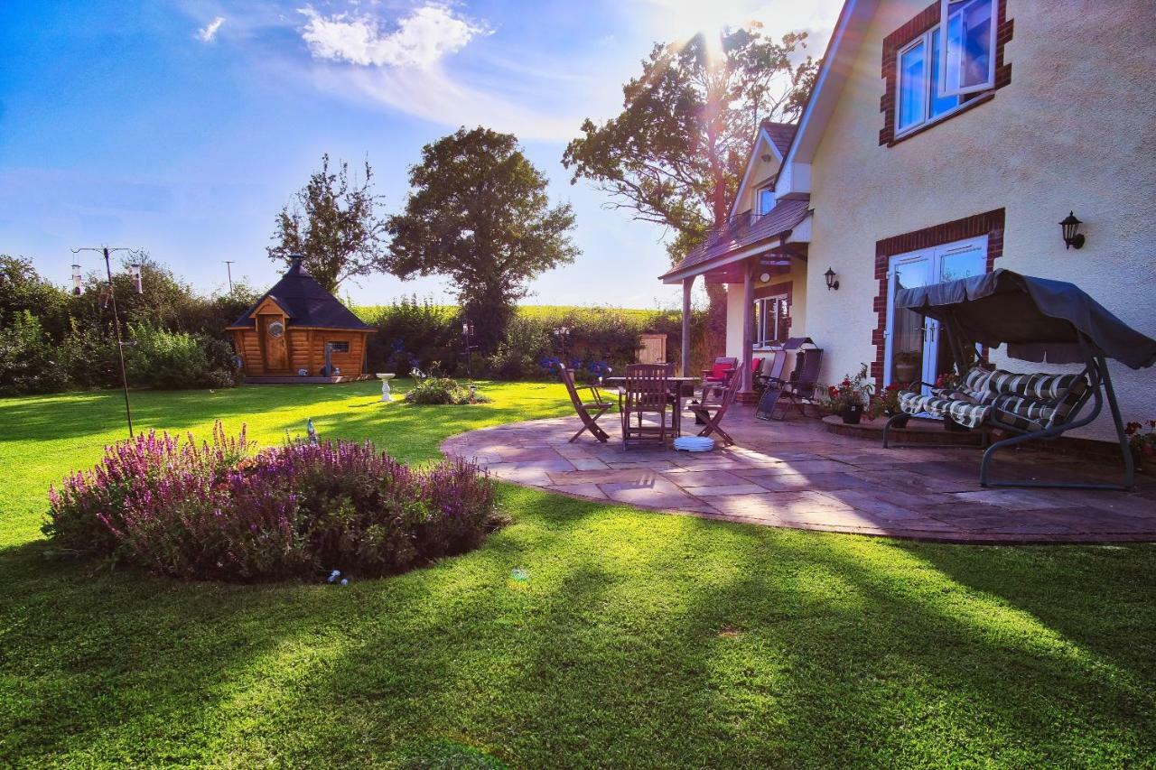 Henbere Farm B&B Tiverton  Exterior photo